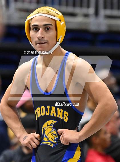 Thumbnail 1 in UIL Wrestling 5A-6A Finals (Round 2) photogallery.
