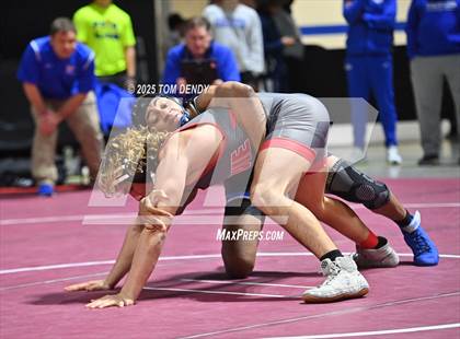 Thumbnail 3 in UIL Wrestling 5A-6A Finals (Round 2) photogallery.
