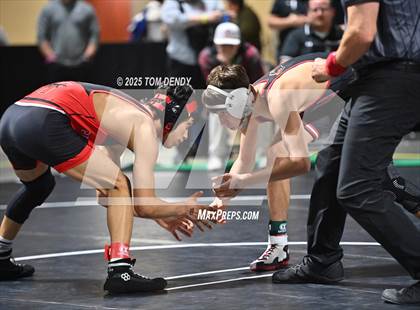 Thumbnail 3 in UIL Wrestling 5A-6A Finals (Round 2) photogallery.