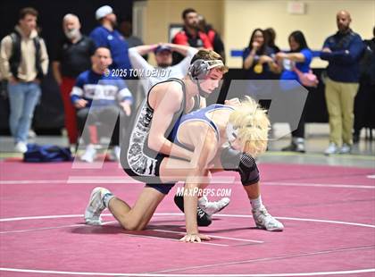 Thumbnail 1 in UIL Wrestling 5A-6A Finals (Round 2) photogallery.