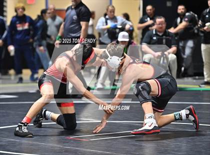 Thumbnail 1 in UIL Wrestling 5A-6A Finals (Round 2) photogallery.