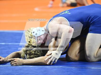 Thumbnail 3 in UIL Wrestling 5A-6A Finals (Round 2) photogallery.