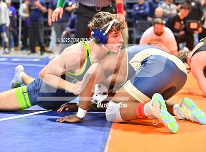 Thumbnail 3 in UIL Wrestling 5A-6A Finals (Round 2) photogallery.