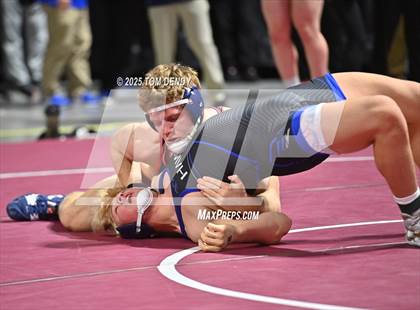 Thumbnail 3 in UIL Wrestling 5A-6A Finals (Round 2) photogallery.