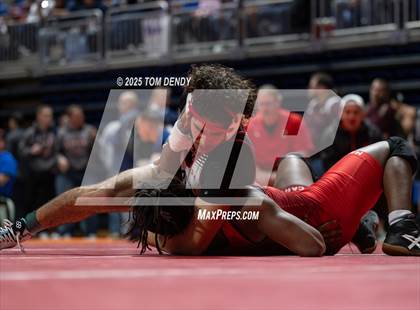 Thumbnail 3 in UIL Wrestling 5A-6A Finals (Round 2) photogallery.