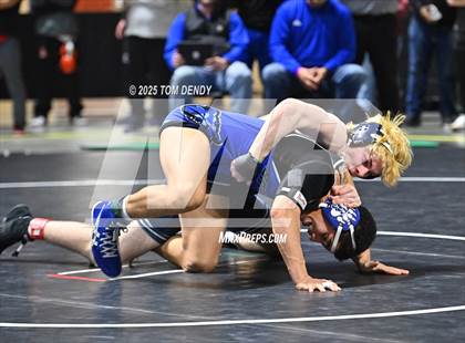 Thumbnail 1 in UIL Wrestling 5A-6A Finals (Round 2) photogallery.
