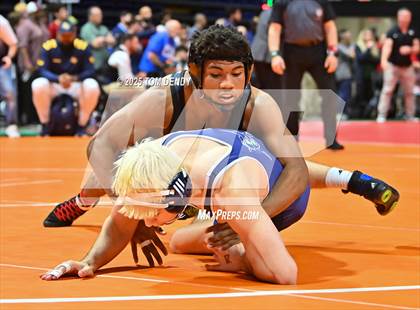 Thumbnail 1 in UIL Wrestling 5A-6A Finals (Round 2) photogallery.