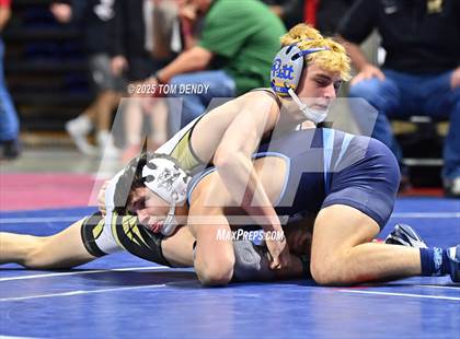 Thumbnail 3 in UIL Wrestling 5A-6A Finals (Round 2) photogallery.