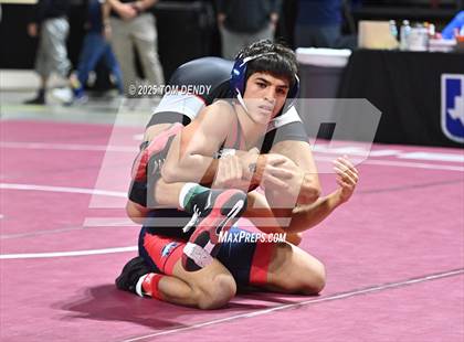 Thumbnail 3 in UIL Wrestling 5A-6A Finals (Round 2) photogallery.