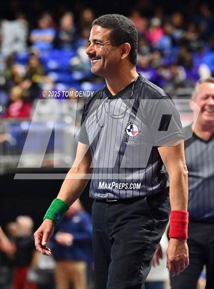 Thumbnail 2 in UIL Wrestling 5A-6A Finals (Round 2) photogallery.