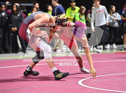 Thumbnail 2 in UIL Wrestling 5A-6A Finals (Round 2) photogallery.