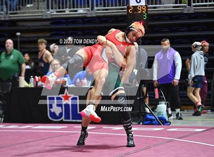 Thumbnail 1 in UIL Wrestling 5A-6A Finals (Round 2) photogallery.