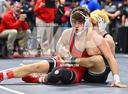 Thumbnail 1 in UIL Wrestling 5A-6A Finals (Round 2) photogallery.