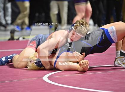 Thumbnail 2 in UIL Wrestling 5A-6A Finals (Round 2) photogallery.
