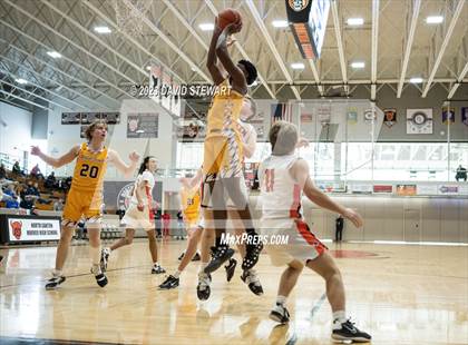 Thumbnail 1 in Walsh Jesuit vs. Green photogallery.