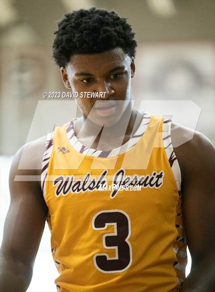 Thumbnail 1 in Walsh Jesuit vs. Green photogallery.