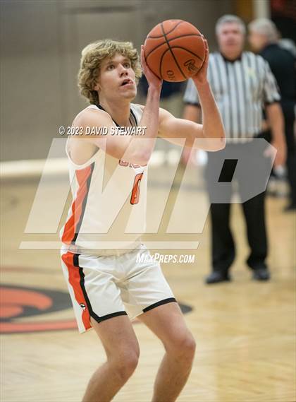 Thumbnail 2 in Walsh Jesuit vs. Green photogallery.