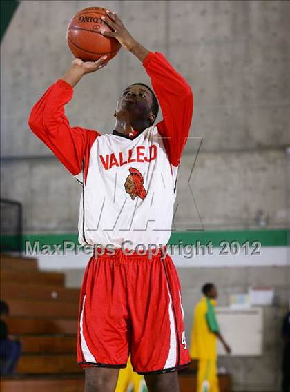 Thumbnail 3 in Vallejo vs. Fremont (I Have A Dream Classic) photogallery.