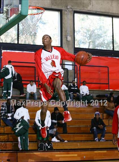 Thumbnail 2 in Vallejo vs. Fremont (I Have A Dream Classic) photogallery.