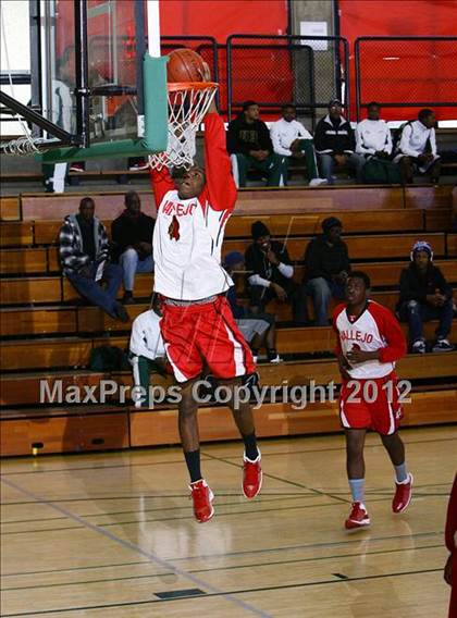 Thumbnail 3 in Vallejo vs. Fremont (I Have A Dream Classic) photogallery.