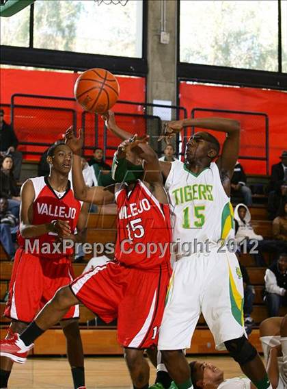 Thumbnail 3 in Vallejo vs. Fremont (I Have A Dream Classic) photogallery.