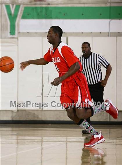 Thumbnail 3 in Vallejo vs. Fremont (I Have A Dream Classic) photogallery.
