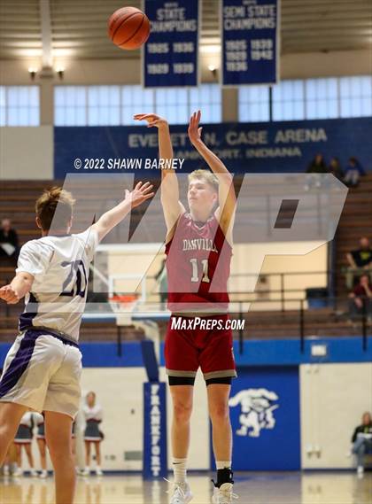 Thumbnail 3 in Danville vs. Greencastle (IHSAA Class 3A Boys Sectional Round 1) photogallery.