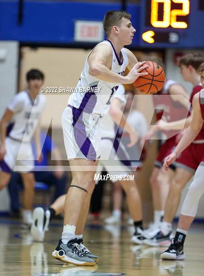 Thumbnail 3 in Danville vs. Greencastle (IHSAA Class 3A Boys Sectional Round 1) photogallery.