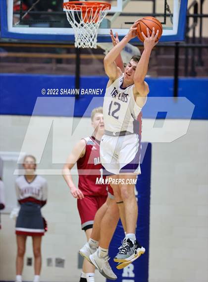 Thumbnail 3 in Danville vs. Greencastle (IHSAA Class 3A Boys Sectional Round 1) photogallery.