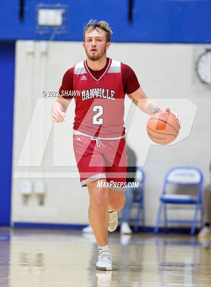 Thumbnail 2 in Danville vs. Greencastle (IHSAA Class 3A Boys Sectional Round 1) photogallery.