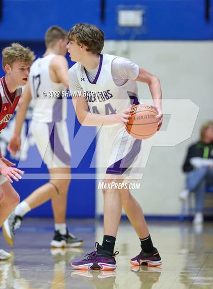 Thumbnail 2 in Danville vs. Greencastle (IHSAA Class 3A Boys Sectional Round 1) photogallery.
