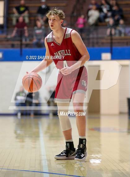 Thumbnail 1 in Danville vs. Greencastle (IHSAA Class 3A Boys Sectional Round 1) photogallery.