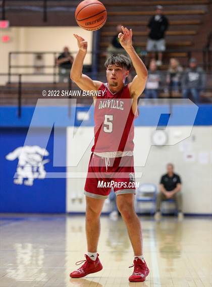 Thumbnail 2 in Danville vs. Greencastle (IHSAA Class 3A Boys Sectional Round 1) photogallery.