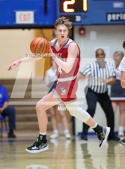 Thumbnail 3 in Danville vs. Greencastle (IHSAA Class 3A Boys Sectional Round 1) photogallery.