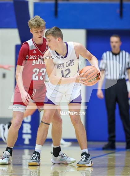Thumbnail 1 in Danville vs. Greencastle (IHSAA Class 3A Boys Sectional Round 1) photogallery.