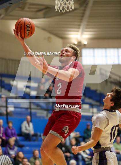 Thumbnail 1 in Danville vs. Greencastle (IHSAA Class 3A Boys Sectional Round 1) photogallery.