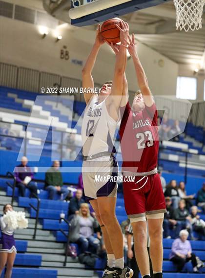 Thumbnail 2 in Danville vs. Greencastle (IHSAA Class 3A Boys Sectional Round 1) photogallery.