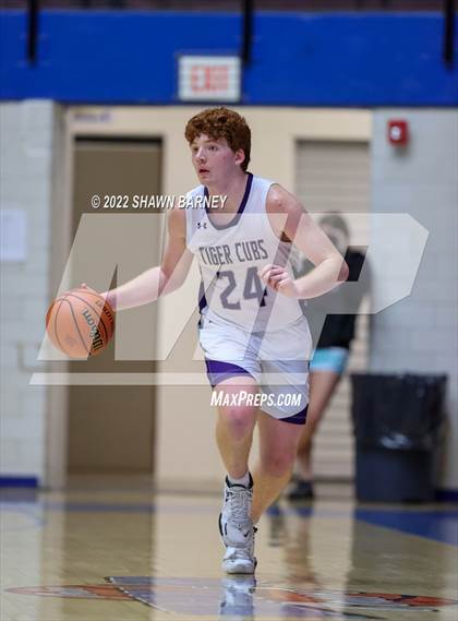 Thumbnail 1 in Danville vs. Greencastle (IHSAA Class 3A Boys Sectional Round 1) photogallery.