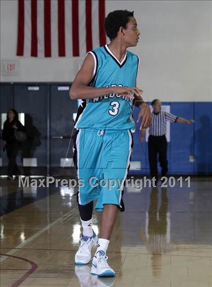 Thumbnail 2 in Renaissance Academy vs. Burroughs (Burbank Tip-off Classic) photogallery.