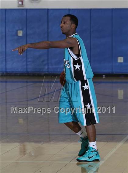Thumbnail 1 in Renaissance Academy vs. Burroughs (Burbank Tip-off Classic) photogallery.
