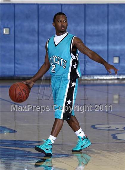 Thumbnail 1 in Renaissance Academy vs. Burroughs (Burbank Tip-off Classic) photogallery.