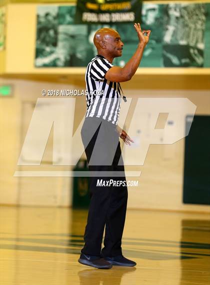 Thumbnail 2 in Windward vs. St. Monica (St. Monica Tournament) photogallery.