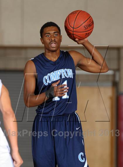Thumbnail 3 in Montclair vs. Compton (Inland Empire Classic) photogallery.