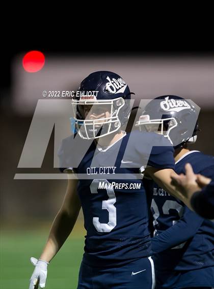 Thumbnail 1 in Oil City vs Slippery Rock (PIAA D10 3A 1st Rd) photogallery.