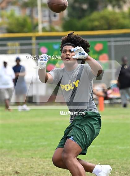 Thumbnail 3 in Inglewood vs. Long Beach Poly  (Battle at the Beach) photogallery.