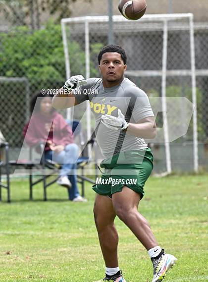 Thumbnail 1 in Inglewood vs. Long Beach Poly  (Battle at the Beach) photogallery.
