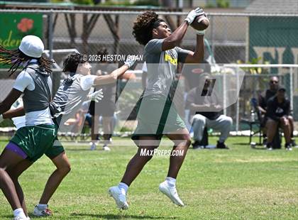 Thumbnail 3 in Inglewood vs. Long Beach Poly  (Battle at the Beach) photogallery.