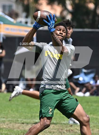 Thumbnail 3 in Inglewood vs. Long Beach Poly  (Battle at the Beach) photogallery.