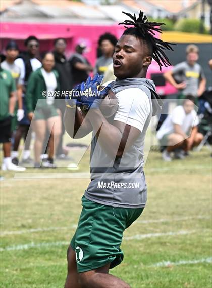 Thumbnail 1 in Inglewood vs. Long Beach Poly  (Battle at the Beach) photogallery.
