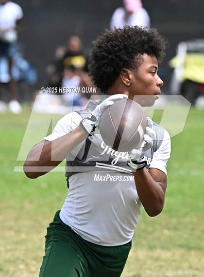 Thumbnail 2 in Inglewood vs. Long Beach Poly  (Battle at the Beach) photogallery.
